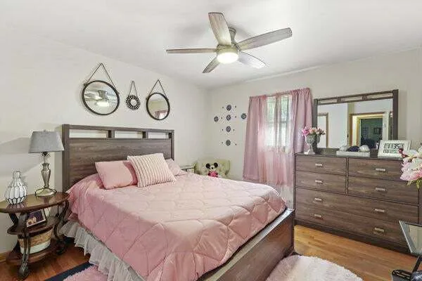 $320,000 | 2150 West 95th Avenue, Crown Point, IN 46307