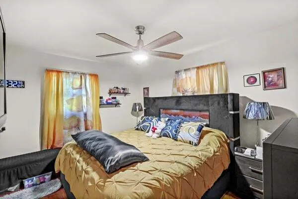 $320,000 | 2150 West 95th Avenue, Crown Point, IN 46307