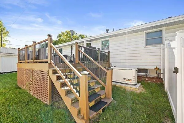 $320,000 | 2150 West 95th Avenue, Crown Point, IN 46307