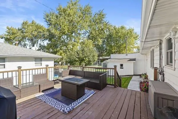 $320,000 | 2150 West 95th Avenue, Crown Point, IN 46307