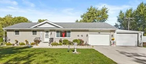 $320,000 | 2150 West 95th Avenue, Crown Point, IN 46307