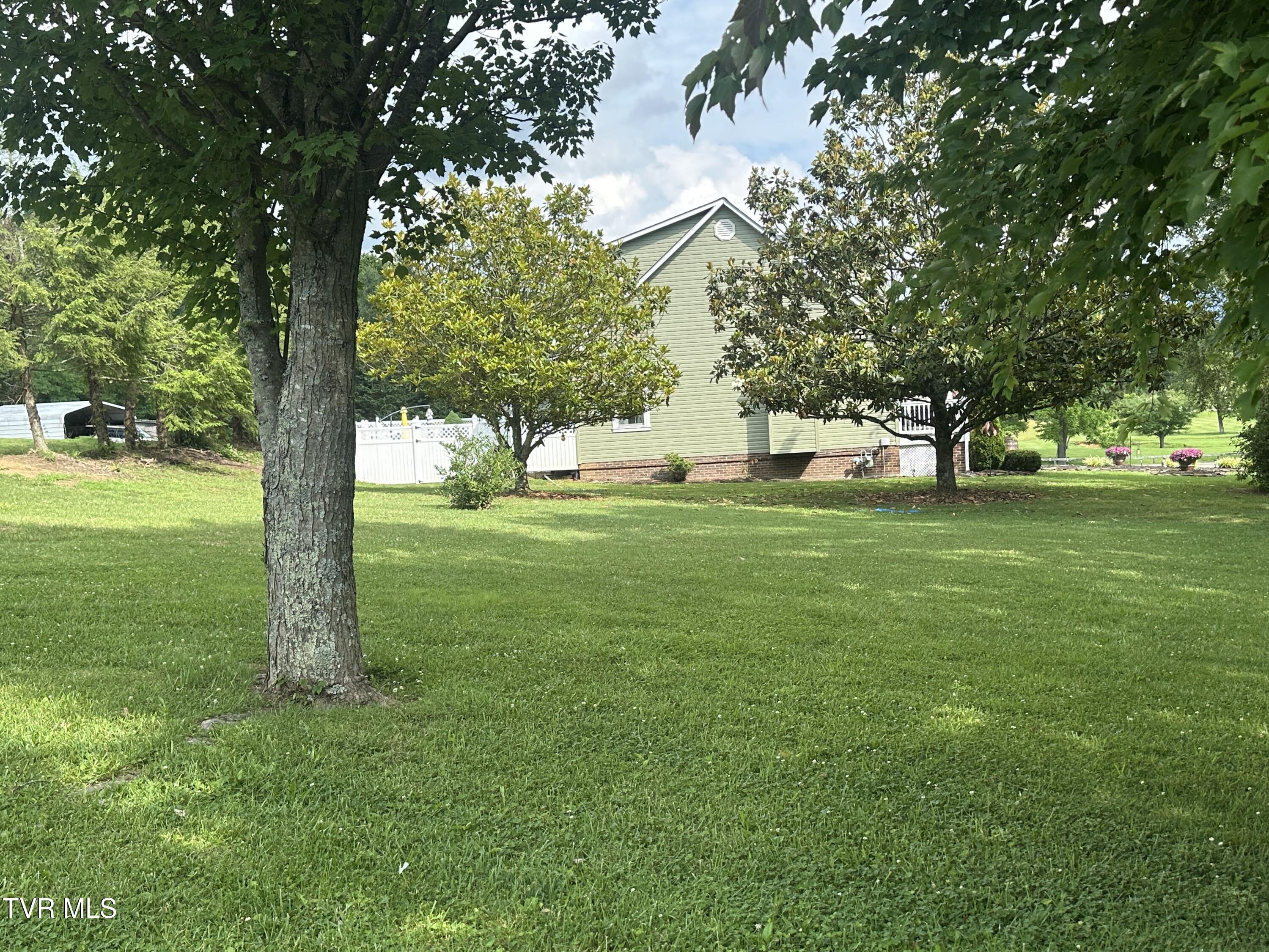 1726 Old Tusculum Road Greeneville, TN 37745 - Photo 33 of 38 IMG_4697