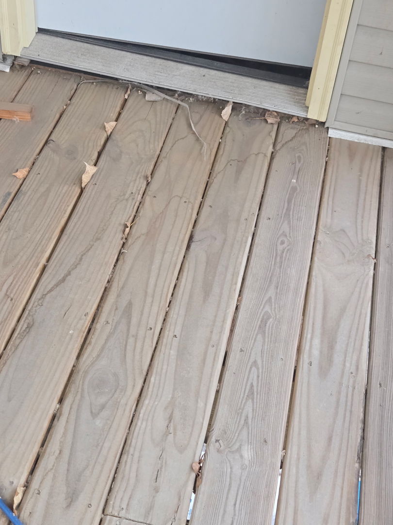 13719 South Spaulding Avenue Robbins, IL 60472 - Photo 9 of 11 a bathroom with a shower and a bathtub