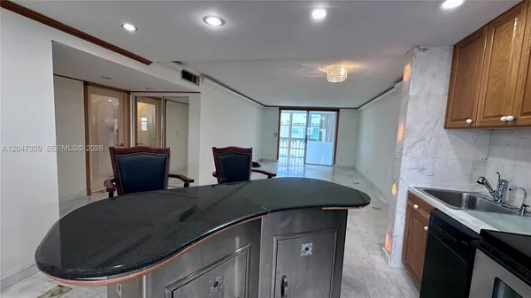 $1,650 | 301 Northeast 14th Avenue, Unit 703, Hallandale Beach, FL 33009