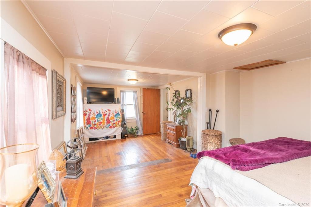 131 Long Branch Road Swannanoa, NC 28778 - Photo 17 of 19 Gallery Image 17