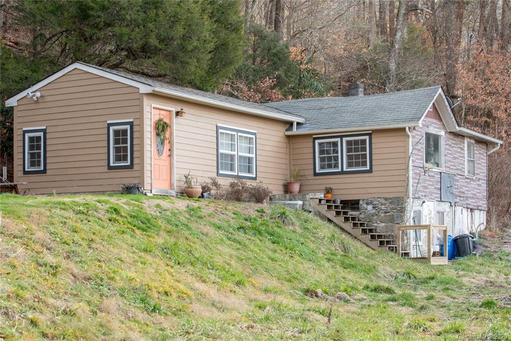 131 Long Branch Road Swannanoa, NC 28778 - Photo 18 of 19 Gallery Image 18