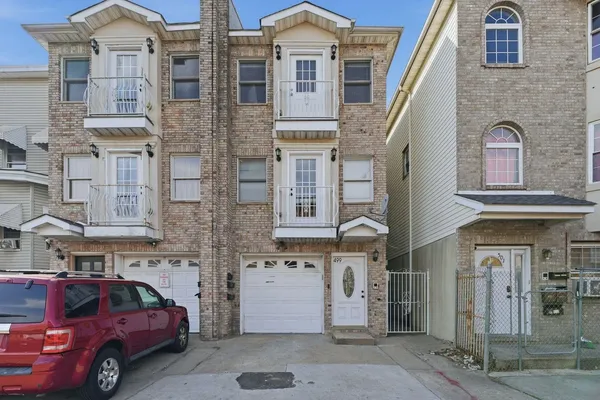 $2,400 | 499 Ocean Avenue, Unit 1, Jersey City, NJ 07305
