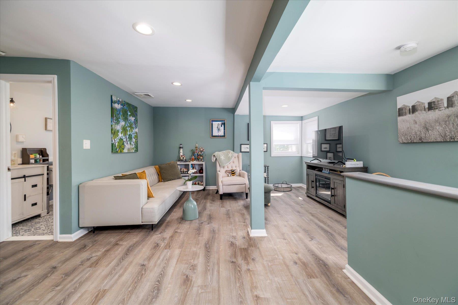 67 Radcliffe Road Island Park, NY 11558 - Photo 8 of 22 Gallery Image 8