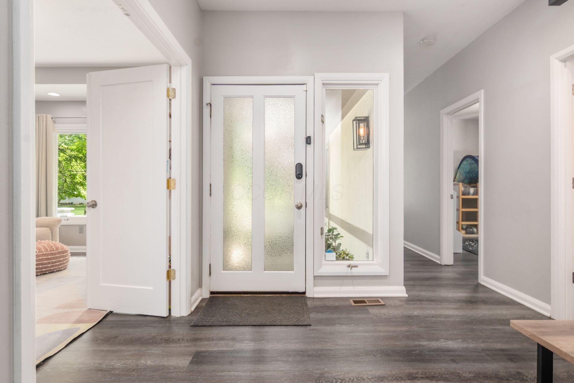 7089 Cooper Road Columbus, OH 43231 - Photo 6 of 52