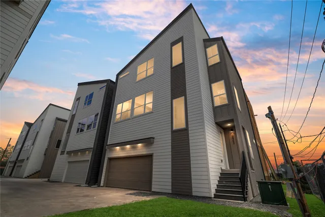 $369,900 | 2943 Delafield Street, Houston, TX 77023