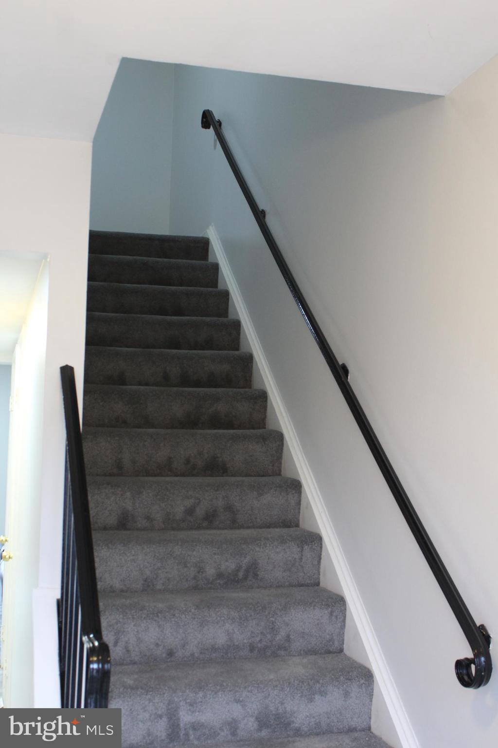 15002 Eardley Court, Unit 282B Silver Spring, MD 20906 - Photo 9 of 28 a view of entryway