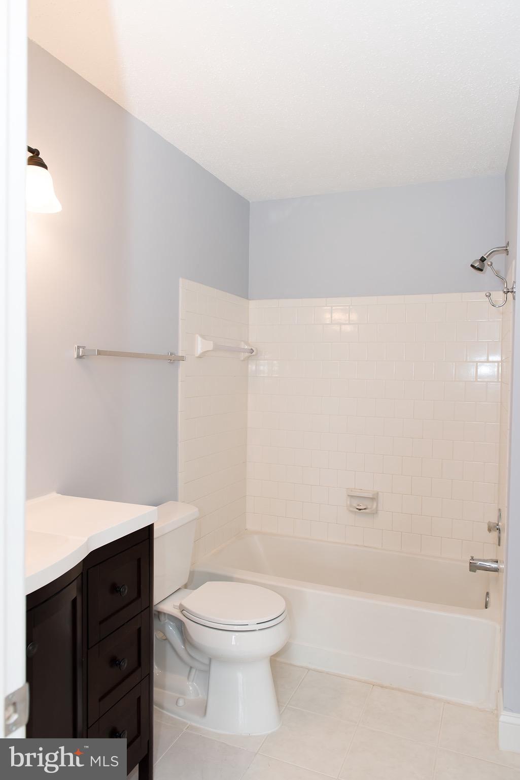 110 Fort Evans Road Southeast, Unit E Leesburg, VA 20175 - Photo 11 of 14 Bath (Master)