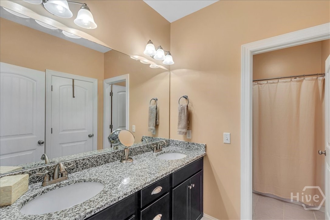 102 Henry Court Rincon, GA 31326 - Photo 35 of 55 Access from hall and bedroom 3