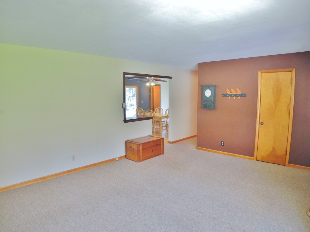 5447 South Maple City Road Maple City, MI 49664 - Photo 17 of 32 1815259-16.JPG