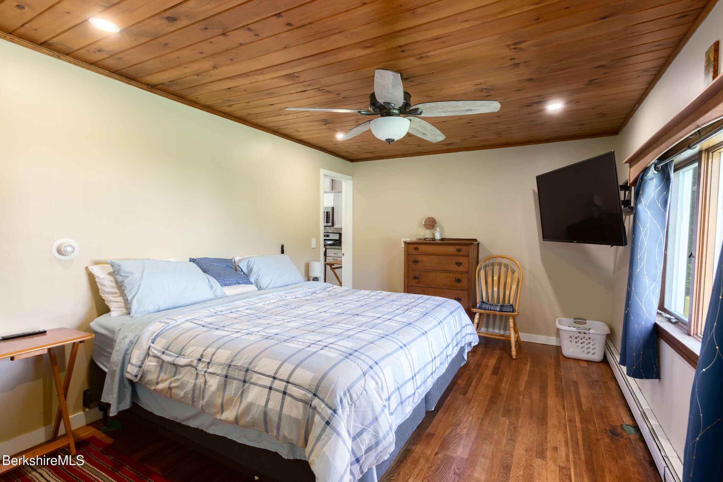 561 Pecks Road Pittsfield, MA 01201 - Photo 23 of 32 Primary Bedroom