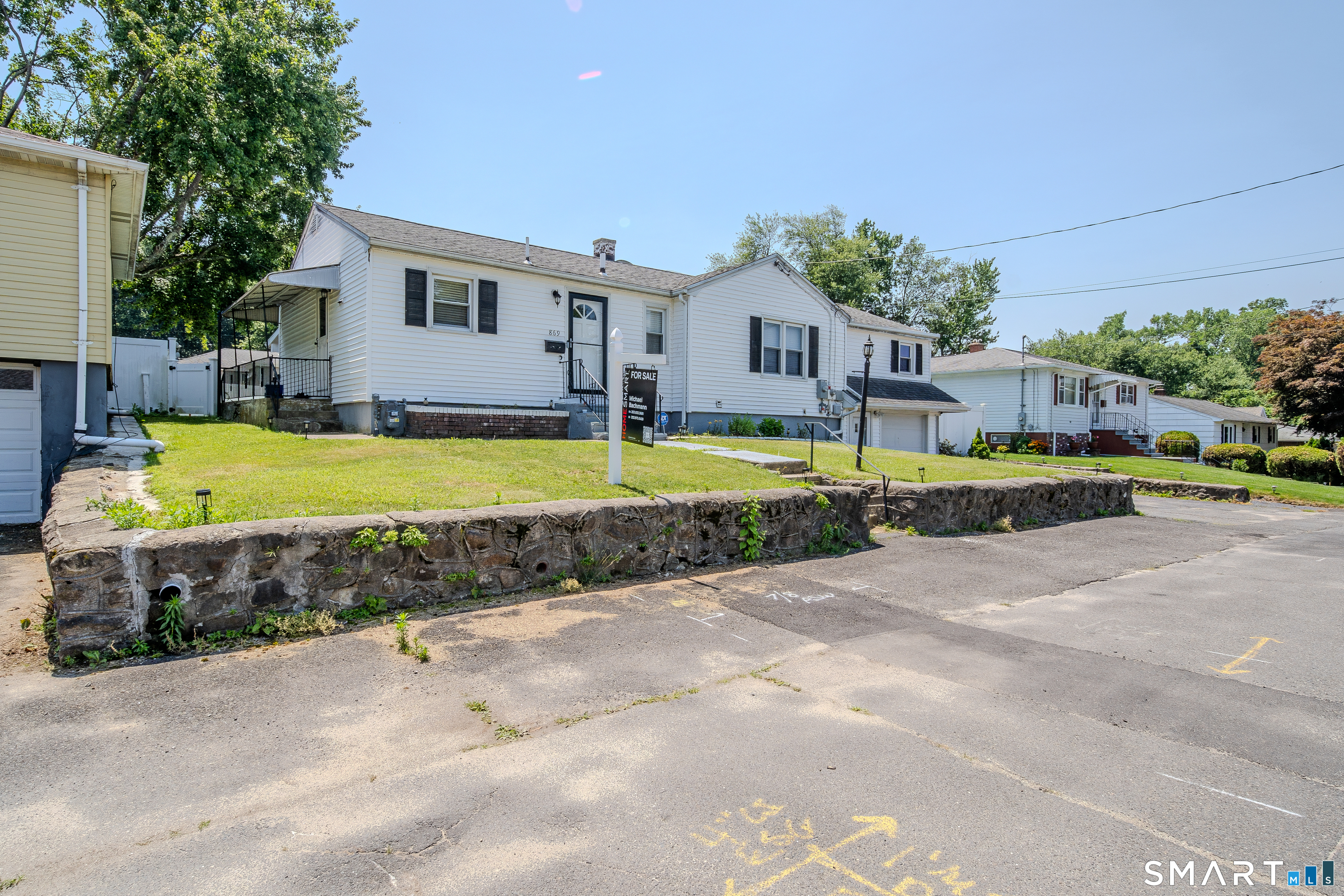 869 Washington Ave Extension Waterbury, CT 06708 - Photo 3 of 30
