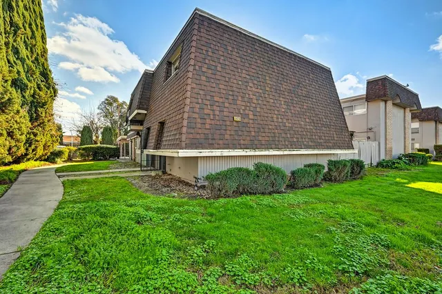 $164,500 | 5626 Hillsdale Boulevard, Unit A, Sacramento, CA 95842