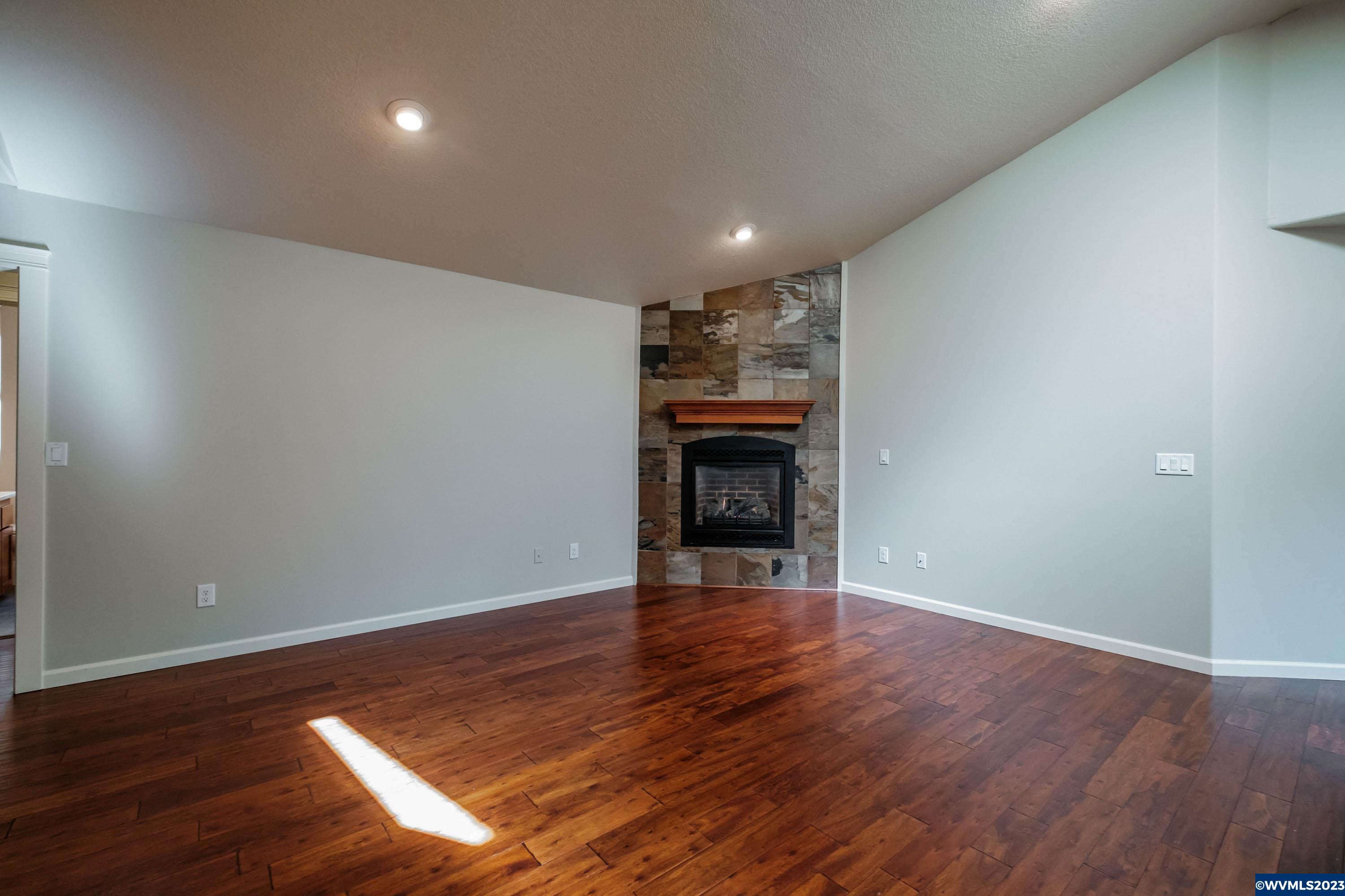 1470 Boone Road Southeast Salem, OR 97306 - Photo 8 of 40 Gallery Image 8