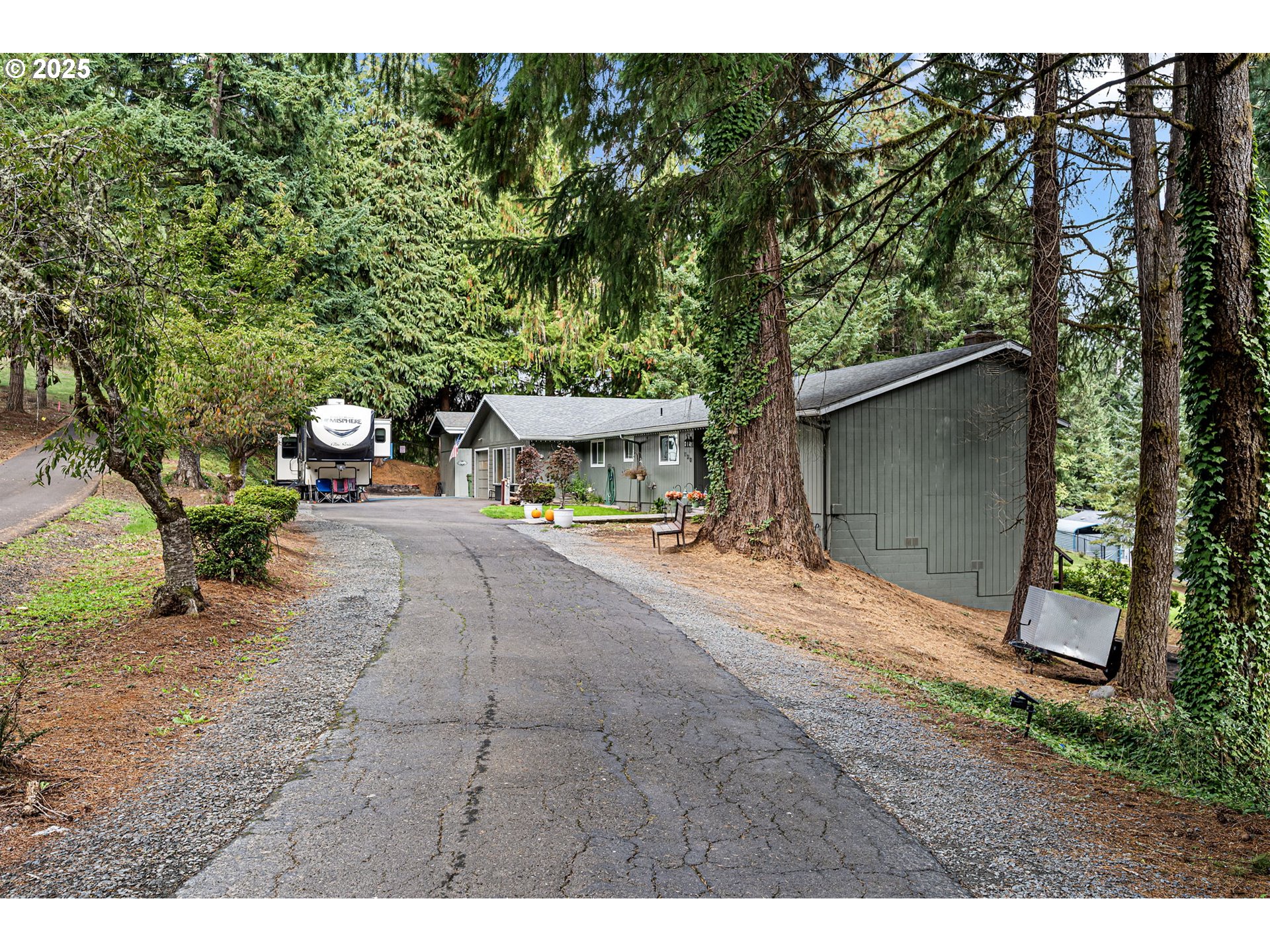 130 Tioga Court Cottage Grove, OR 97424 - Photo 13 of 44 a view of outdoor space and yard