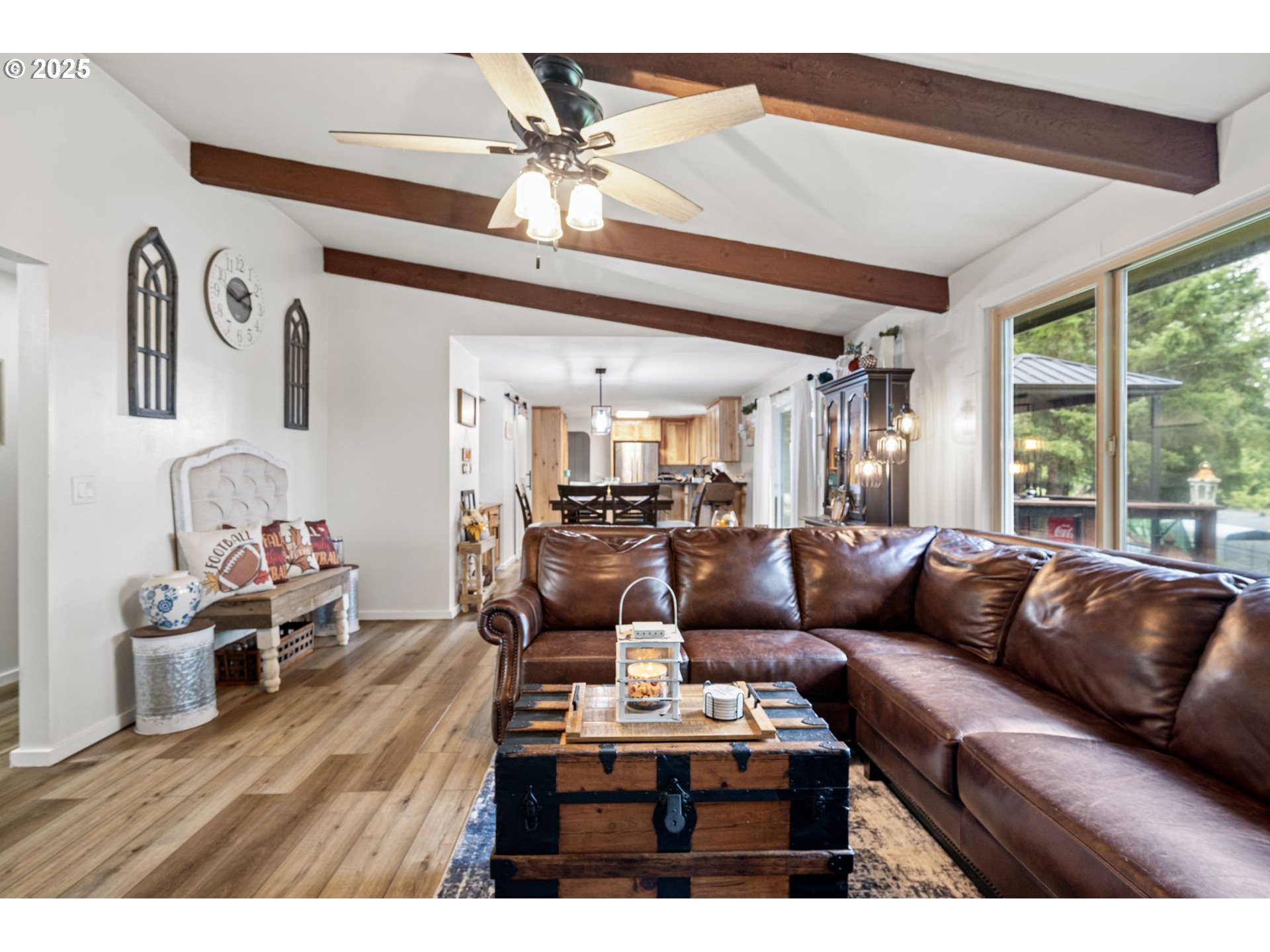 130 Tioga Court Cottage Grove, OR 97424 - Photo 21 of 44 a living room with furniture and wooden floor