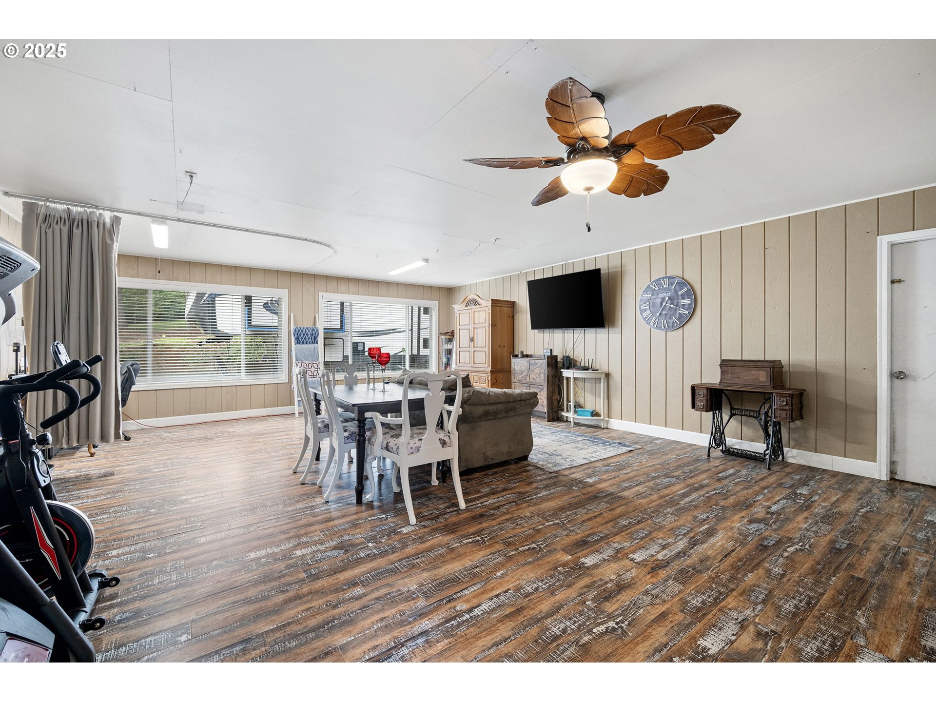 130 Tioga Court Cottage Grove, OR 97424 - Photo 40 of 44 a living room with furniture and a wooden floor