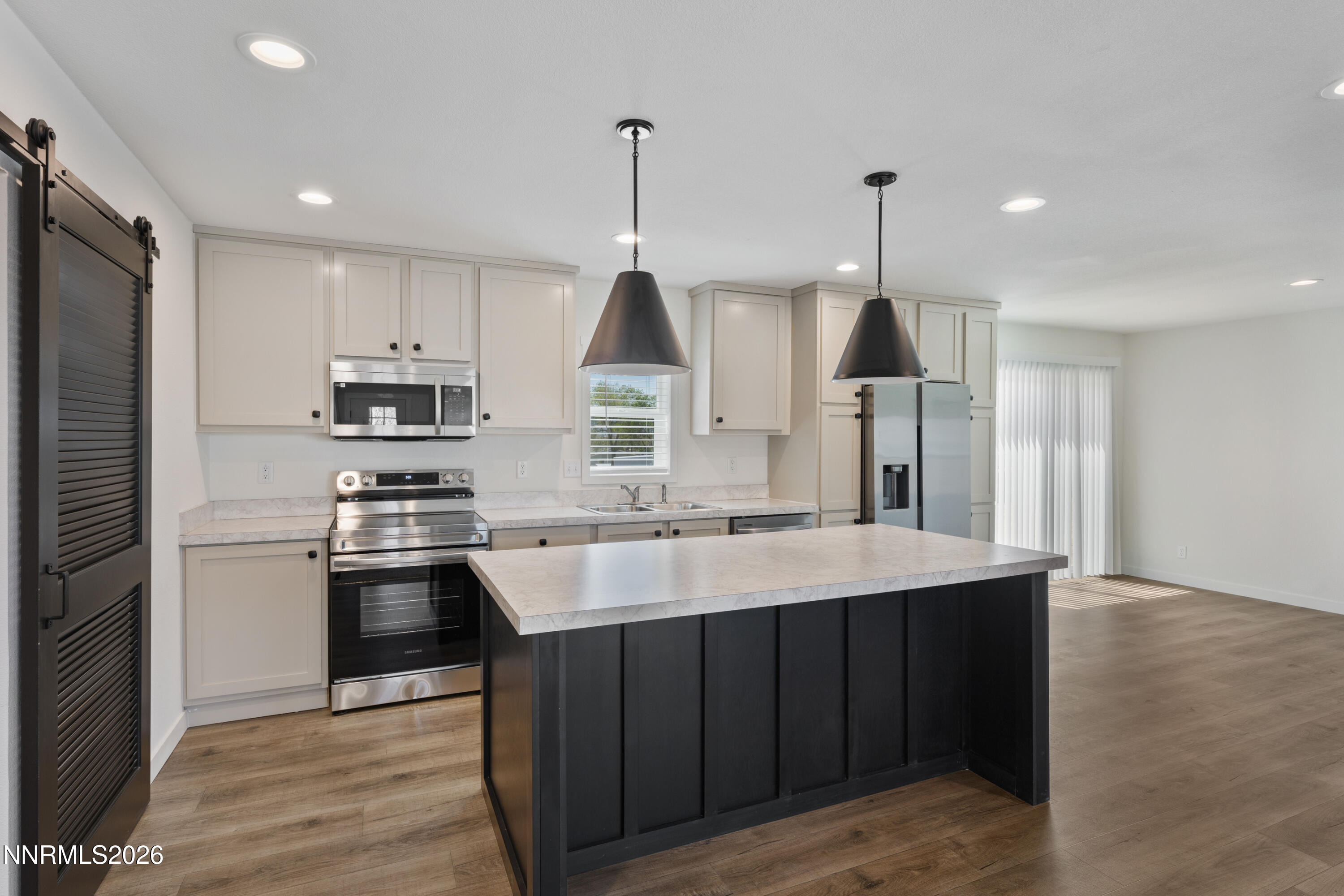 232 Caleb Court Reno, NV 89502 - Photo 4 of 25 A7V09183