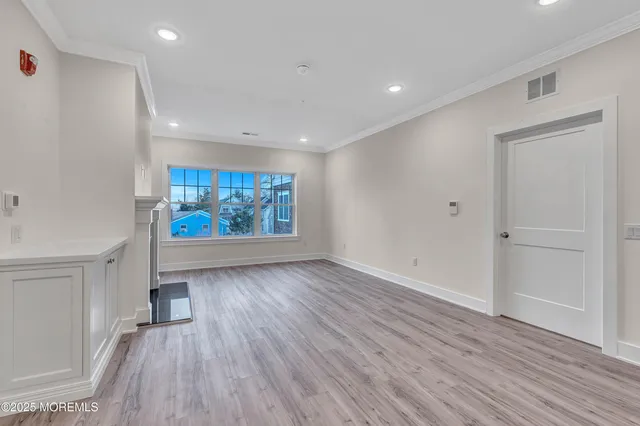 $4,250 | 34 Broad Street, Unit 206, Manasquan, NJ 08736