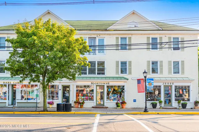 $4,250 | 34 Broad Street, Unit 206, Manasquan, NJ 08736