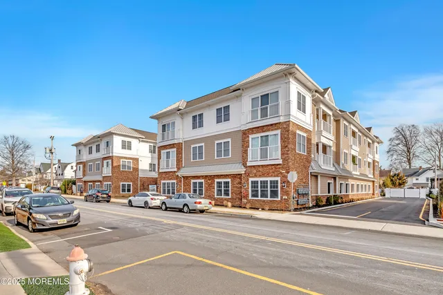 $4,250 | 34 Broad Street, Unit 206, Manasquan, NJ 08736