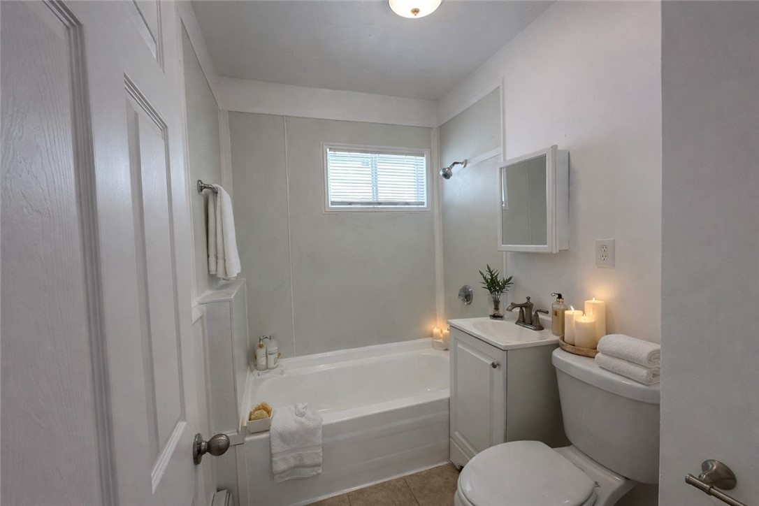 372 River Street Woonsocket, RI 02895 - Photo 5 of 13