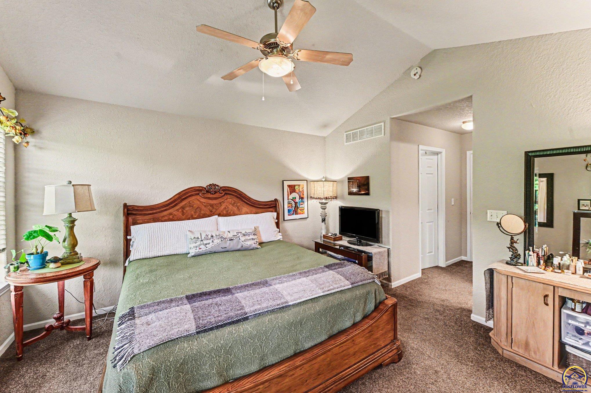 1425 Legends Circle Lawrence, KS 66049 - Photo 16 of 27