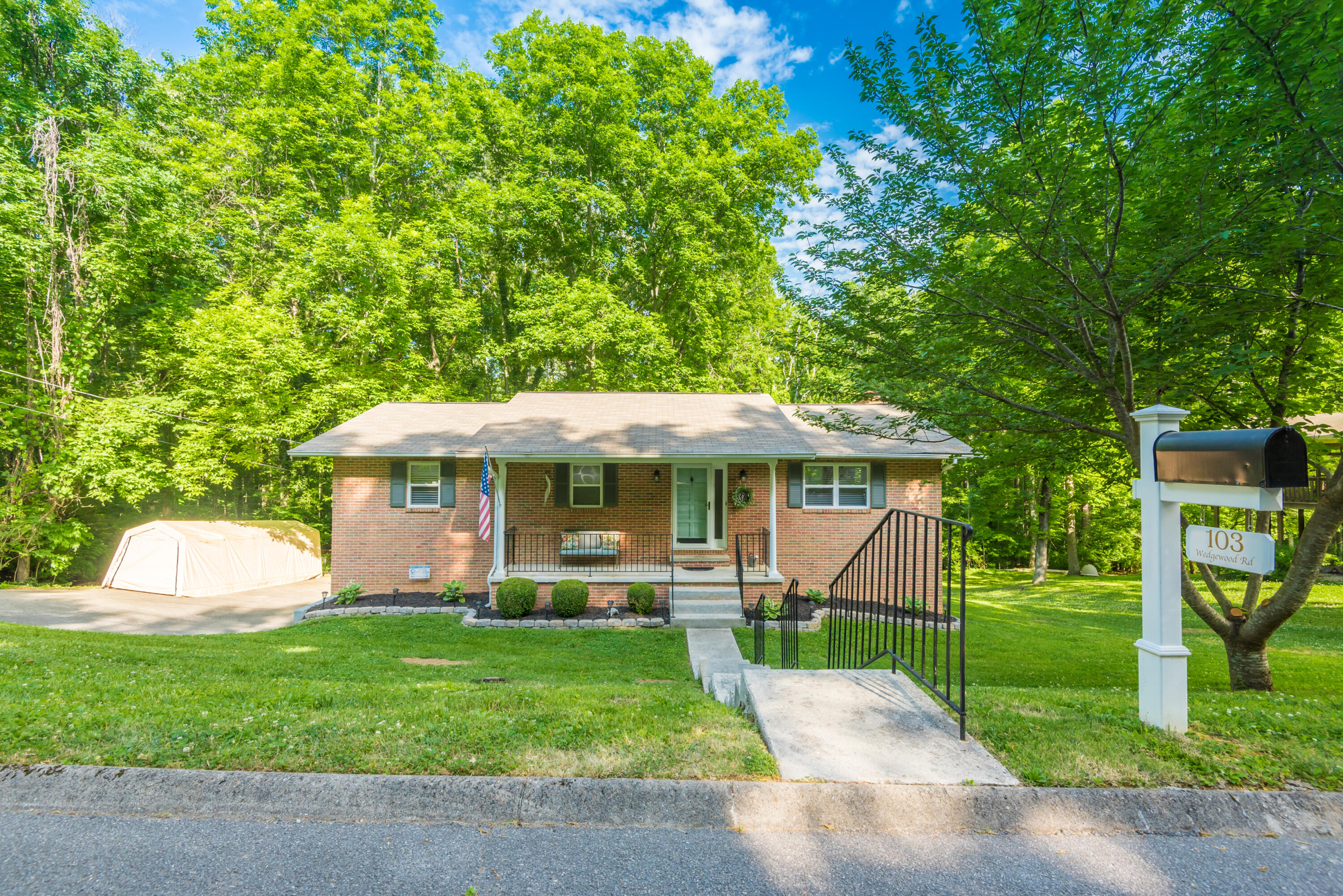 103 Wedgewood Road Oak Ridge, TN 37830 - Photo 5 of 40 103WedgewoodRd-3