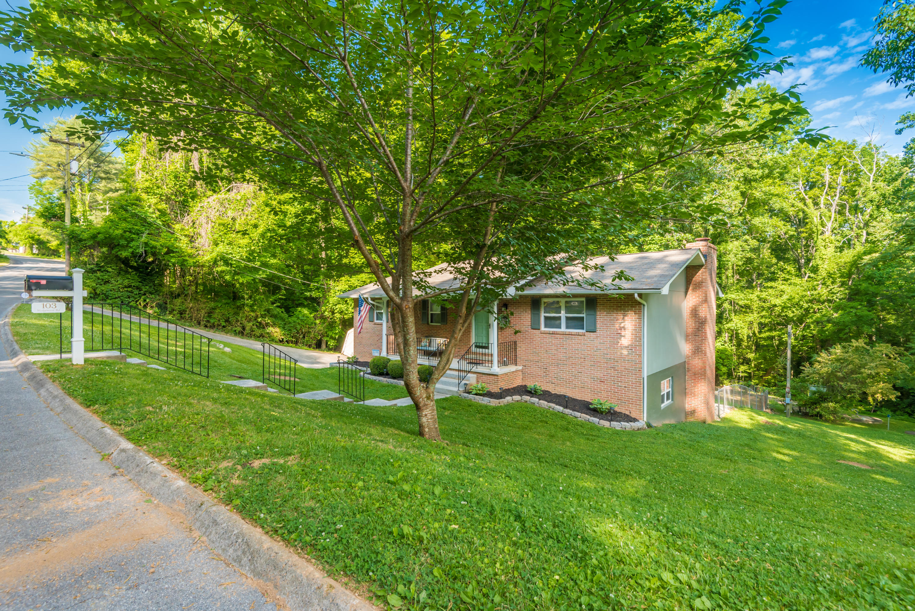 103 Wedgewood Road Oak Ridge, TN 37830 - Photo 6 of 40 103WedgewoodRd-5