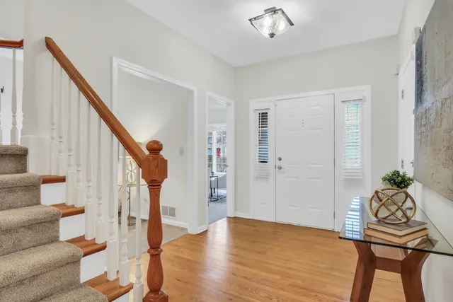 $600,000 | 7437 Bittersweet Drive, Gurnee, IL 60031