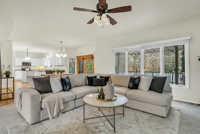 $600,000 | 7437 Bittersweet Drive, Gurnee, IL 60031