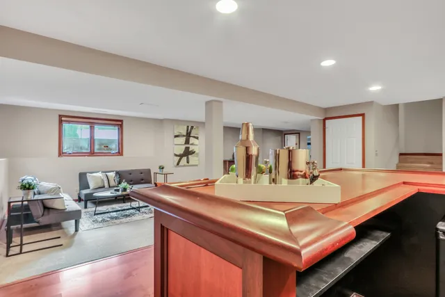 $600,000 | 7437 Bittersweet Drive, Gurnee, IL 60031