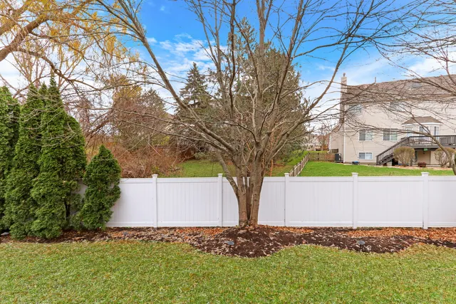 $600,000 | 7437 Bittersweet Drive, Gurnee, IL 60031