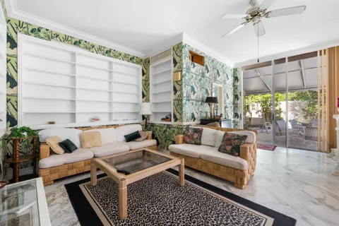 $18,250,000 | 1048 South Ocean Boulevard, Palm Beach, FL 33480