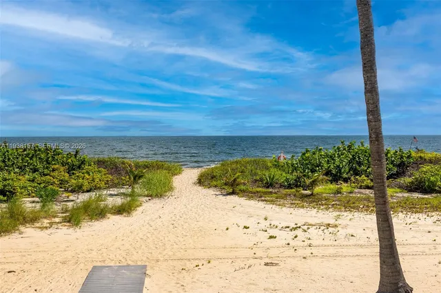 $639,000 | 2000 South Ocean Boulevard, Unit 12A, Lauderdale-by-the-Sea, FL 33062