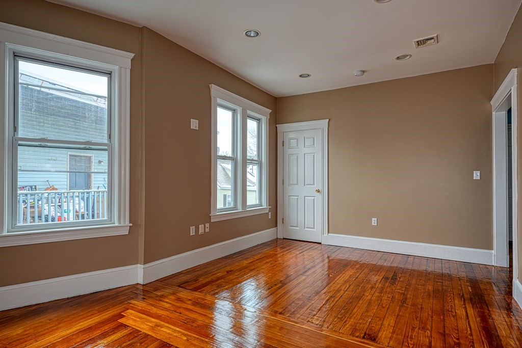 7 Treadway Road, Unit 3 Boston, MA 02125 - Photo 3 of 19