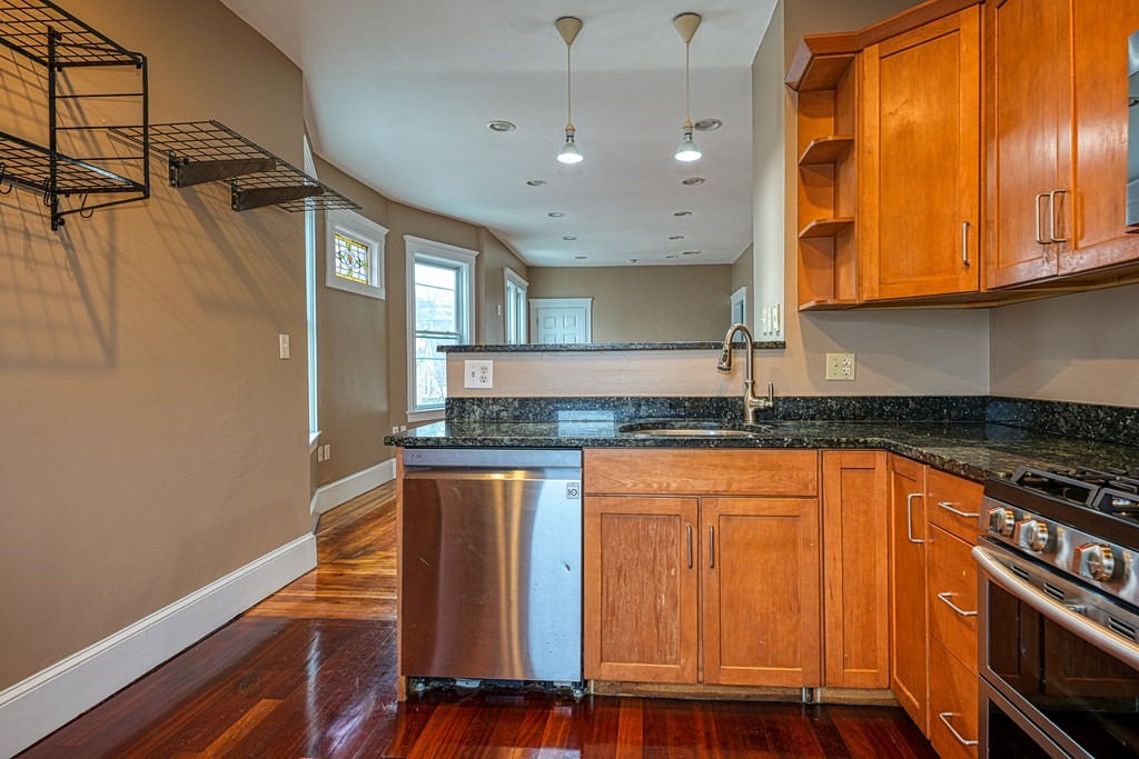 7 Treadway Road, Unit 3 Boston, MA 02125 - Photo 9 of 19