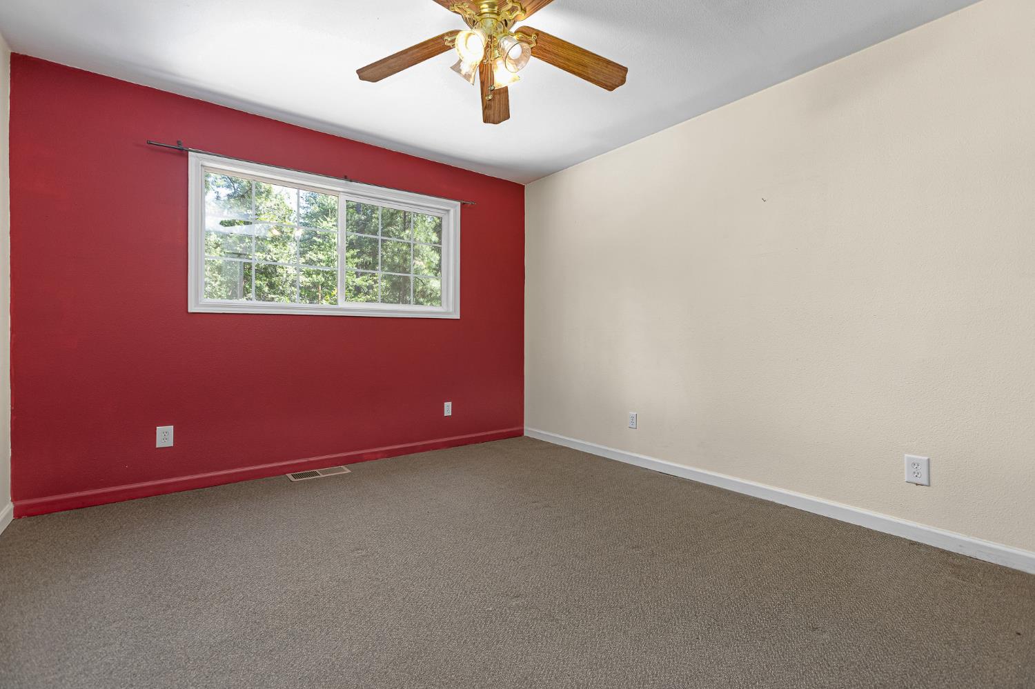 6148 Red Robin Road Placerville, CA 95667 - Photo 10 of 34