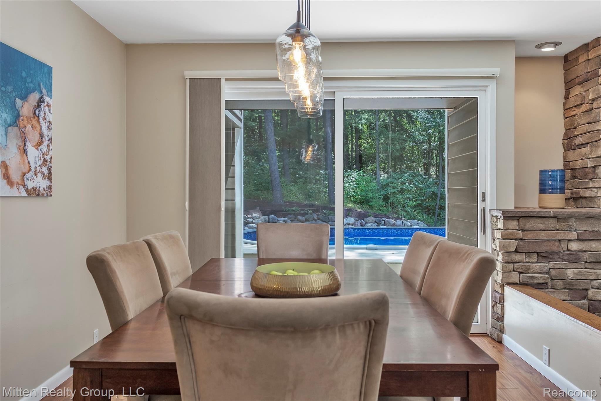 11290 Windy Ridge Drive Fenton, MI 48430 - Photo 11 of 57 11290-windy-ridge-trl-fenton-mi-48430-windowstill-11.jpg