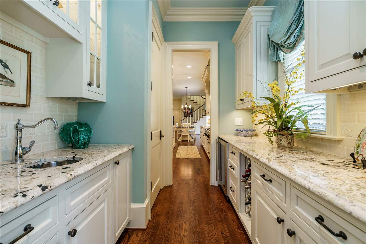 1421 Canterbury Road Raleigh, NC 27608 - Photo 8 of 30 Photo 8