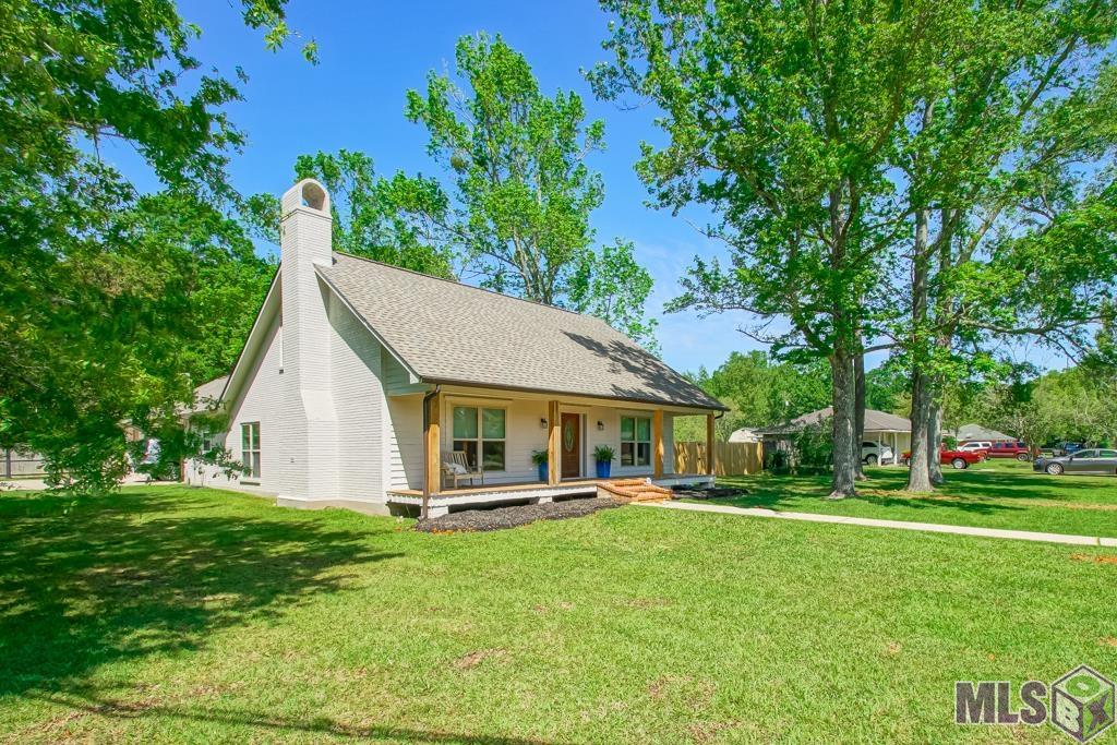 26905 Gaylord Road Walker, LA 70785 - Photo 2 of 37