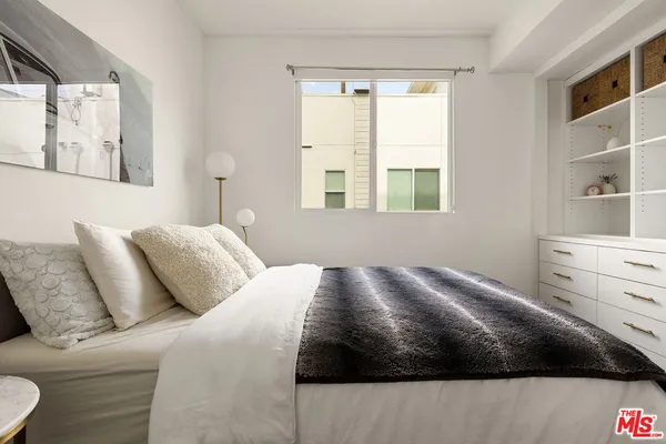 $6,195 | 6074 West Studio Court, Los Angeles, CA 90038