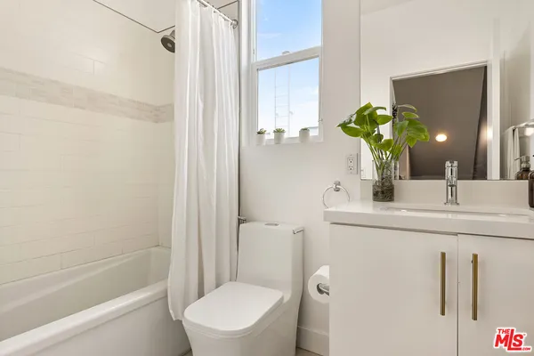 $6,195 | 6074 West Studio Court, Los Angeles, CA 90038