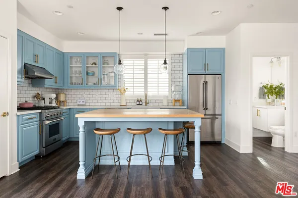 $6,195 | 6074 West Studio Court, Los Angeles, CA 90038