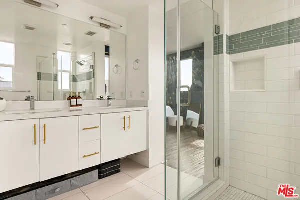 $6,195 | 6074 West Studio Court, Los Angeles, CA 90038