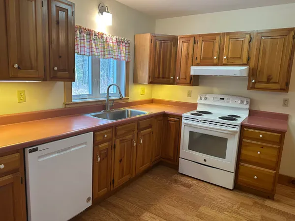 $1,650 | 108 South Bennington Road, Bennington, NH 03442